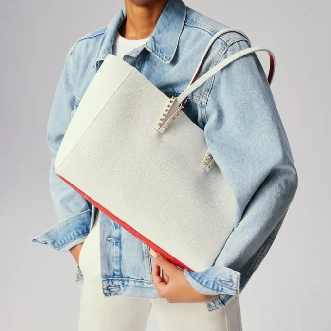 Cabata Small – Tote Bag – Blødt kalveskind og pigge – Bianco Cabata Small – Tote Bag – Blødt kalveskind og pigge – Bianco