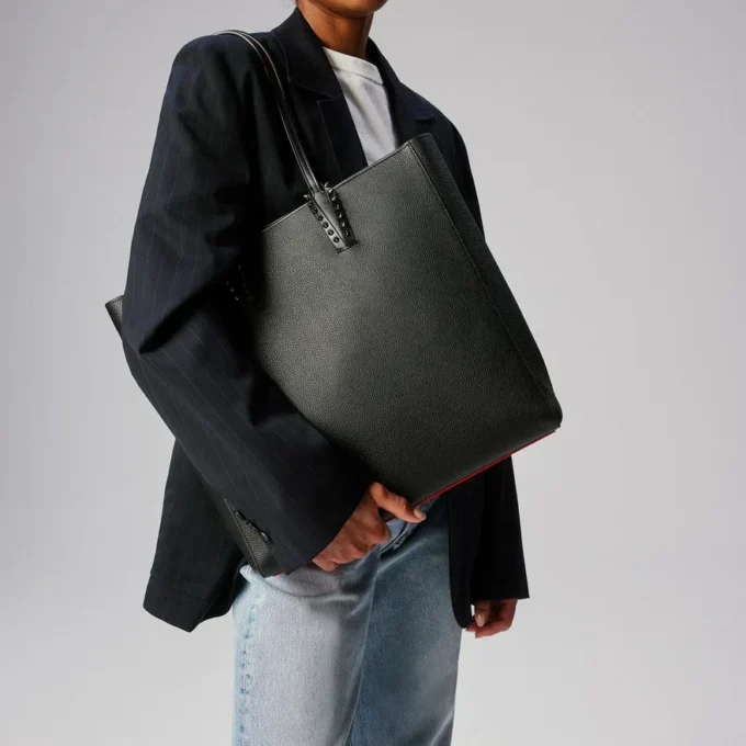 Cabata – Tote-taske – Kalveskind og pigge – Sort Cabata – Tote-taske – Kalveskind og pigge – Sort