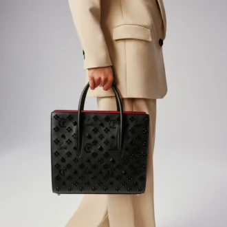 Paloma Medium – Håndtaske – Kalveskind med struktur og Louboutin-spikes – Sort