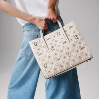 Paloma Medium – Taske med håndtag – Kornet kalveskind og Loubinthesky-spikes – Leche