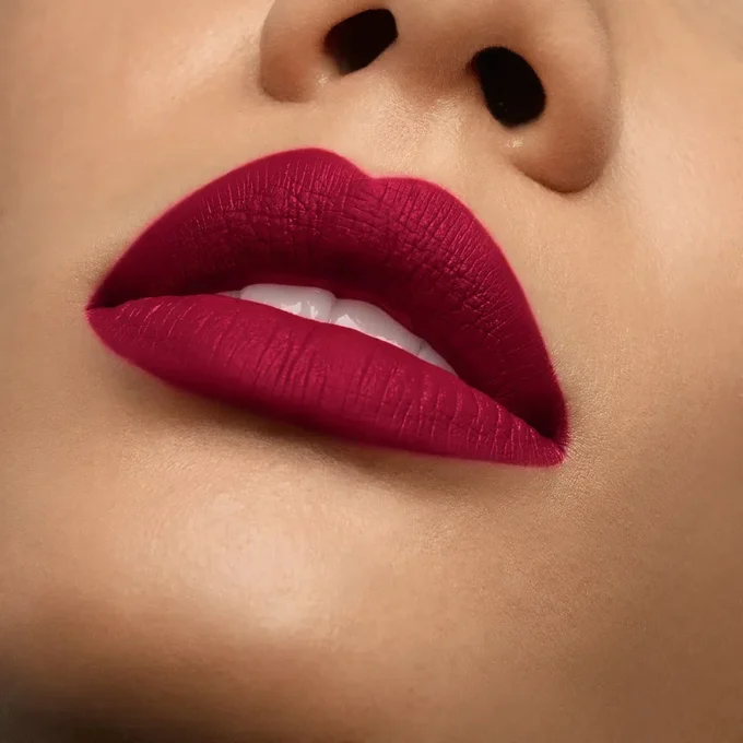 Rouge Louboutin Velvet Matte – Mat læbestift – Fall in Love 127M USA Rouge Louboutin Velvet Matte – Mat læbestift – Fall in Love 127M USA
