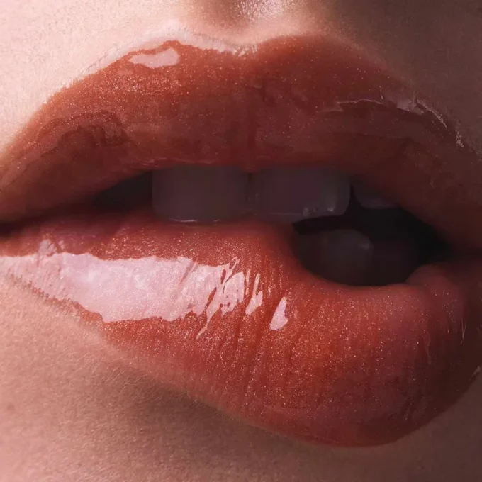 Rouge Stiletto Vinyl Gloss Copper Fever 352V Copper Fever – Christian Louboutin Beauty USA Rouge Stiletto Vinyl Gloss Copper Fever 352V Copper Fever – Christian Louboutin Beauty USA
