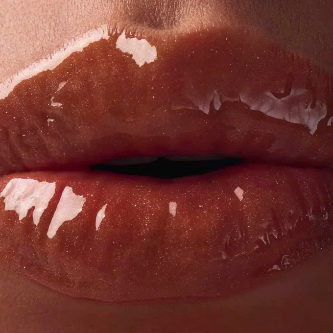 Rouge Stiletto Vinyl Gloss Copper Fever 352V Copper Fever – Christian Louboutin Beauty USA Rouge Stiletto Vinyl Gloss Copper Fever 352V Copper Fever – Christian Louboutin Beauty USA