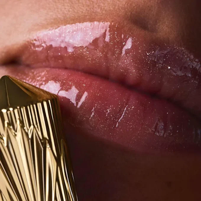 Rouge Stiletto Vinyl Gloss Golden Fierce 300V Golden Fierce – Christian Louboutin Beauty USA Rouge Stiletto Vinyl Gloss Golden Fierce 300V Golden Fierce – Christian Louboutin Beauty USA