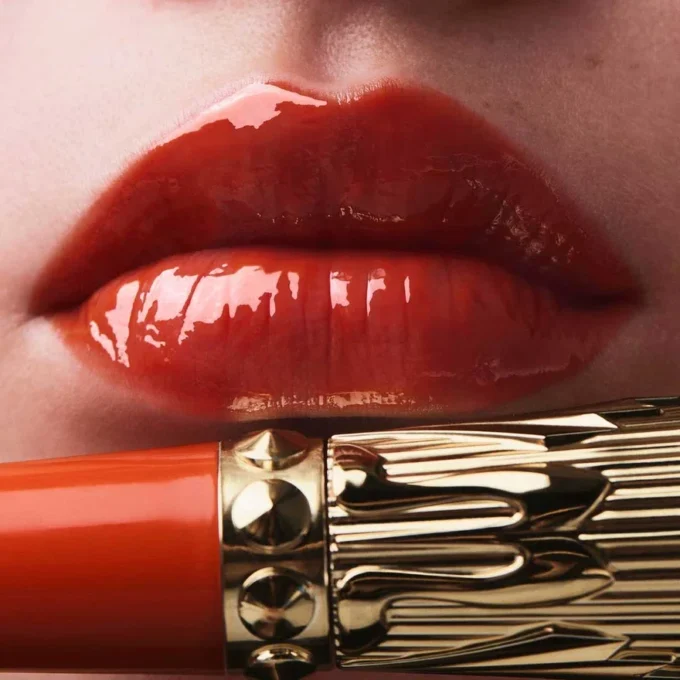 Rouge Stiletto Vinyl Gloss Torrid Peach 530V Torrid Peach – Christian Louboutin Beauty USA Rouge Stiletto Vinyl Gloss Torrid Peach 530V Torrid Peach – Christian Louboutin Beauty USA