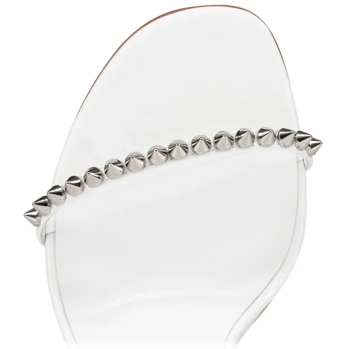 So Me – 100 mm remsandaler – laklæder og pigge – Bianco – kvinder So Me – 100 mm remsandaler – laklæder og pigge – Bianco – kvinder
